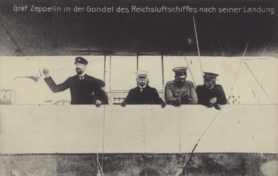 Alman zeplin üreticisi Graf Ferdinand von Zeppelin inişten sonra hava gemilerinden birinin gondolunda (s/b fotoğraf) by Photographer German