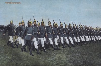 Geçit töreninde yürüyen Alman ordusu piyade askerleri (fotoğraf) by Photographer German