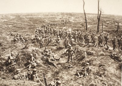 Alman piyade geri çekilen düşmanı takip etmek için Chemin des Dames