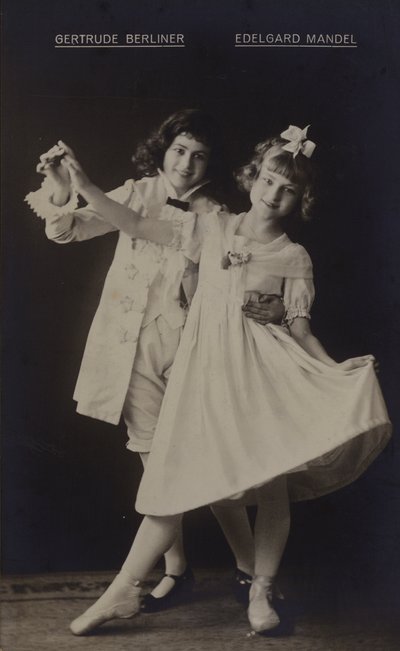 Gertrude Berliner ve Edelgard Mandel, Alman aktrisler (s/b fotoğraf) by Photographer German