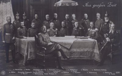 Alman Kaiser Wilhelm II, kıdemli Alman askeri komutanlarıyla birlikte (s/b fotoğraf) by Photographer German