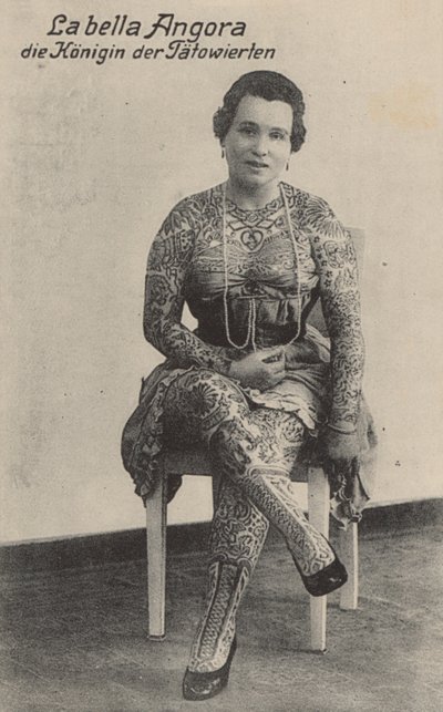 La Bella Angora, Dövmeli Kraliçe (s/b fotoğraf) by Photographer German
