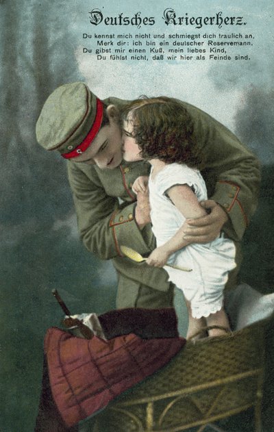 Küçük kız bir Alman askerini öpüyor (renkli fotoğraf) by Photographer German
