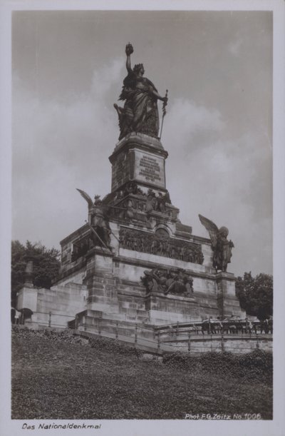Nationaldenkmal, Almanya'nın birleşmesini anan anıt, Rudesheim am Rhein, Hessen (s/b fotoğraf) by Photographer German