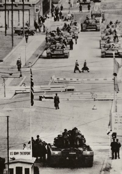 Ekim 1961, Berlin Friedrichstrasse (s/b fotoğraf) by Photographer German