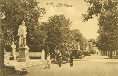 Siegesallee ve Kaiser Wilhelm I heykeli, Berlin (s/b fotoğraf) by Photographer German