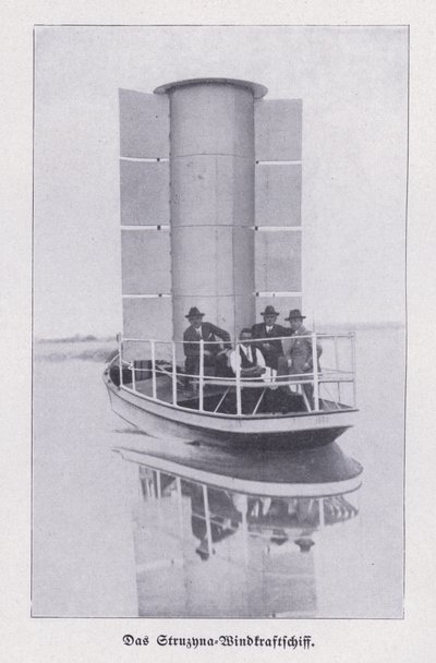 Struzyna, rüzgarla çalışan bir Flettner rotoru kullanan tekne (s/b fotoğraf) by Photographer German