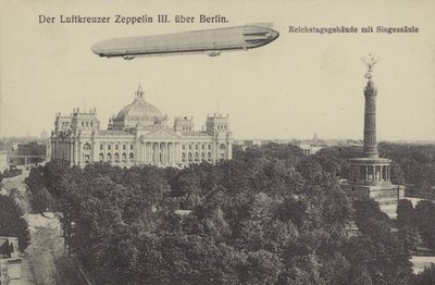 Berlin üzerinde uçan Zeppelin LZ III (s/b fotoğraf) by Photographer German