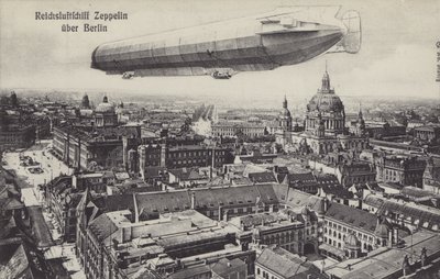 Berlin üzerinde uçan zeplin zeplin (s/b fotoğraf) by Photographer German