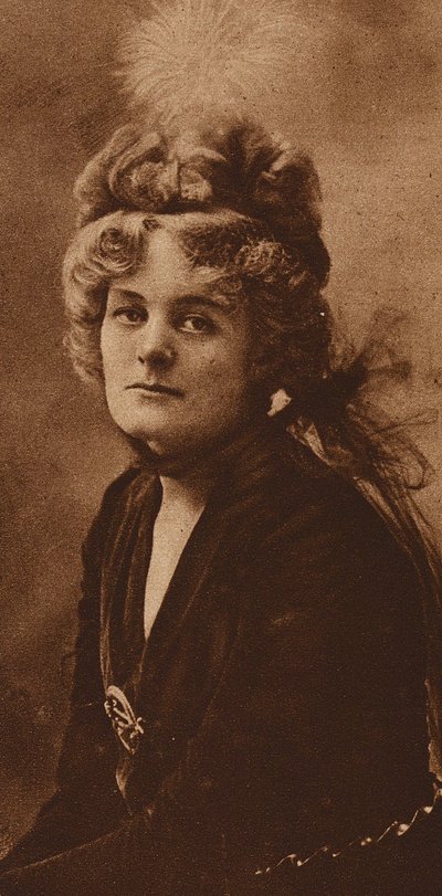 Maud Gonne MacBride, Anglo-İrlandalı cumhuriyetçi (b/w fotoğraf) by Photographer Irish