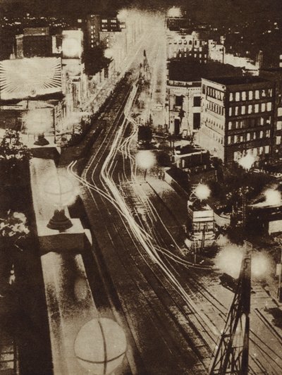 Ginza, Tokyo, Japonya'nın parlak ışıkları, geceleri (s/b fotoğraf) by Photographer Japanese