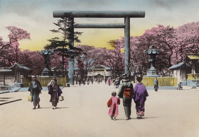 Japonya, c.1912: Shokonsha için Muazzam Bronz Torii veya ulusal sıkıntılarda ölü askerler için Mabedi çağıran ruh, Tokyo (fotoğraf) by Photographer Japanese