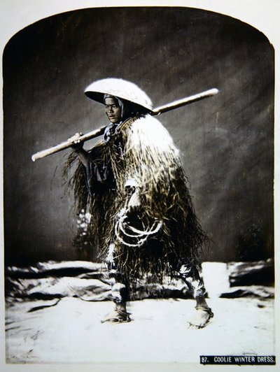 Kışlık kıyafetleriyle Japon hamal, 1900 dolayları (renkli fotoğraf) by Photographer Japanese