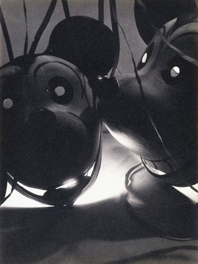 Mickey Mouse Balonları, c.1932 (jelatin gümüş baskı, Gevalux kağıdına) by Pierre Dubreuil