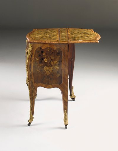Louis XV komodin, c.1765-70 (ormolu lale ağacı, çınar, amaranth ve kakmacılık) (ayrıca bkz. 463003, 463004 ve 465391) by Pierre Roussel
