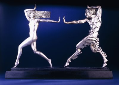 Nymph ve Faun grubu, 20. yüzyıl (mermer kaide üzerinde gümüş bronz) by Pierre le Faguays