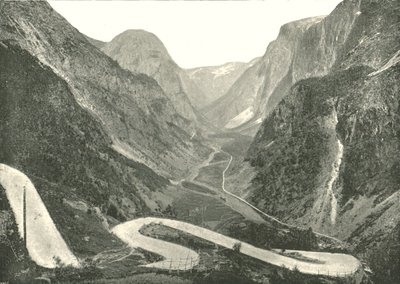 Zig-Zag yolu ve Şelaleler, Stalheim, Norveç, 1895. by Poulton and Co