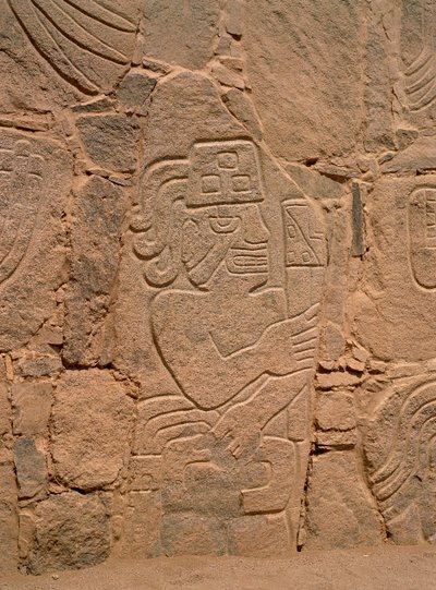 Miğfer takan ve sopa (taş) tutan bir savaşçı figürü by Pre Columbian Pre Columbian