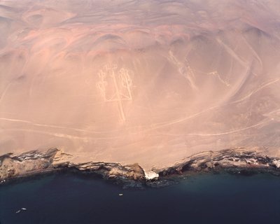 Paracas Şamdanının veya And Dağları