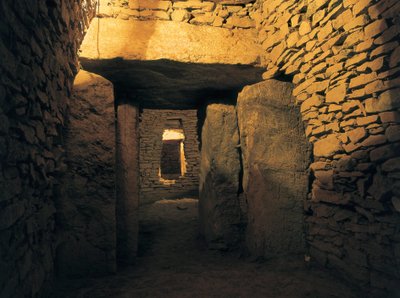Prehistorya: Romeral dolmen, neolitik mezar (MÖ 3000). İspanya, Endülüs, Antequera. by Prehistoric Prehistoric