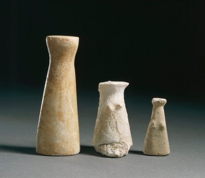 Prehistorya: Los Millares (Almeria) bölgesinden kadın idoller. İspanya Madrid, Ulusal Arkeoloji Müzesi by Prehistoric Prehistoric