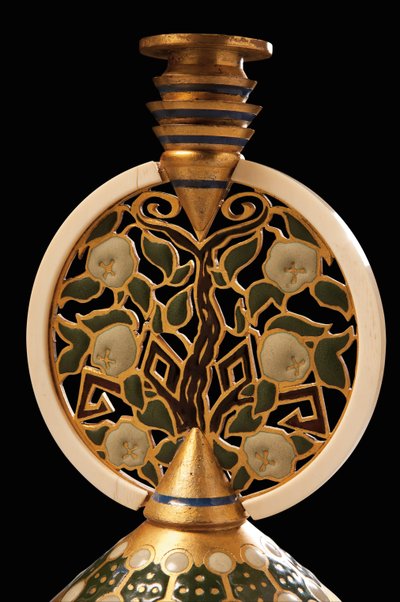 Yaldızlı bronz emaye ve fildişi şamdan detayı by Princess Maria Tenisheva