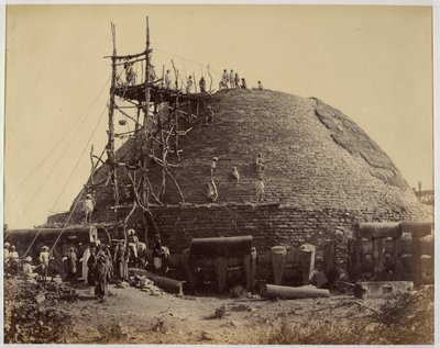 onarımlar sırasında güneybatıdan Sanchi stupa by Raja Deen Dayal