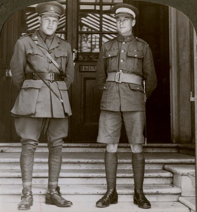 Kaptan MacDougall, DSO ve Cadet Mullin, iki Kanadalı VC, I. Dünya Savaşı, 1914-1918 by Realistic Travels Publishers