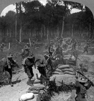 Birinci Dünya Savaşı savaş alanı sahnesi, 1914-1918. by Realistic Travels Publishers