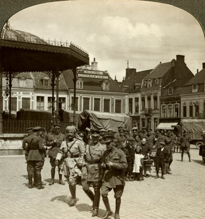 Sir James Willcocks, General Nanten, Pazar Meydanı, Merville, Fransa, Birinci Dünya Savaşı, 1914-1915 ile birlikte. by Realistic Travels Publishers
