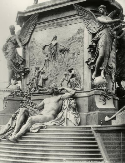 Berlin, Kaiser Wilhelm I anıtı, üs by Reinhold Begas