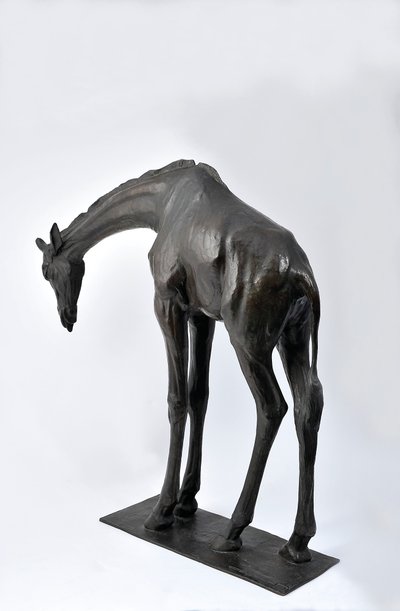 Başı Alçaltılmış Büyük Zürafa, 1909-10 modellenmiştir, 1913