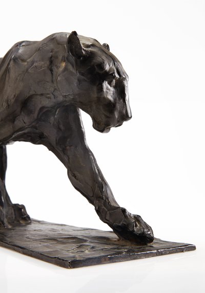 Panter yürüyüşü, arka bacağı kaldırılmış, c.1904 (patine bronz) by Rembrandt Bugatti