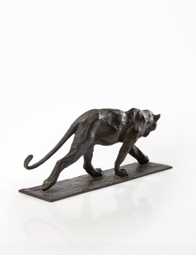 Panter yürüyüşü, arka bacağı kaldırılmış, c.1904 (patine bronz) by Rembrandt Bugatti
