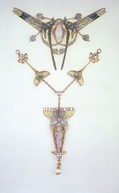 Lalique tarafından saç süsü ve Philippe Wolfers tarafından kolye (1858-1929) by Rene Jules Lalique