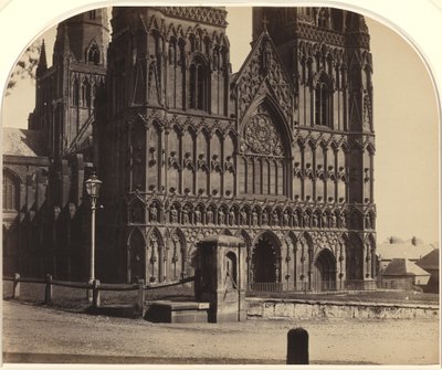 Kuzeybatıdan Lichfield Katedrali, 1858. by Roger Fenton
