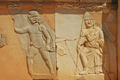 Roma tiyatrosunun ön sahnesindeki kısmalar, Sabratha, Libya, MS 2. yüzyıl by Roman