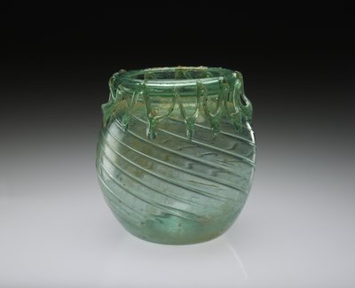 Fonksiyonel ve Dekoratif Sürgülü Üflemeli Cam Kavanoz, AD 301-400 (üfleme cam) by Roman