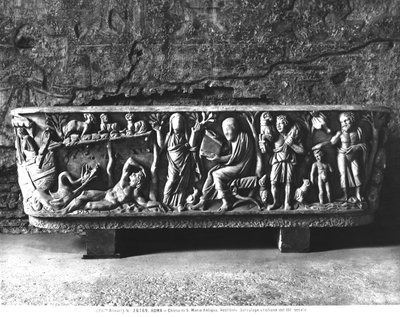 Hıristiyan lahit (mermer) by Roman