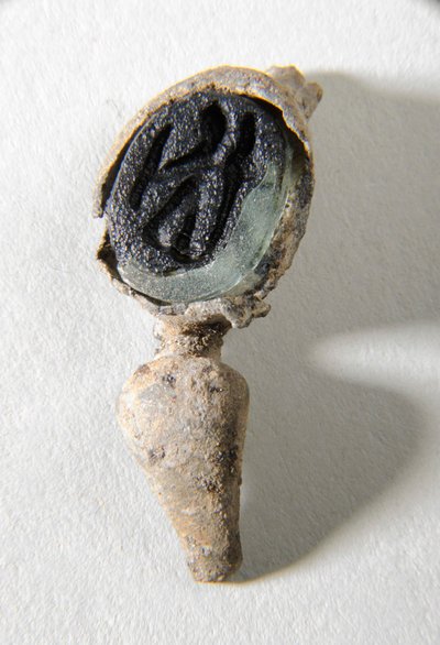 Oymalı parmak yüzük (gümüş ve cam) by Roman