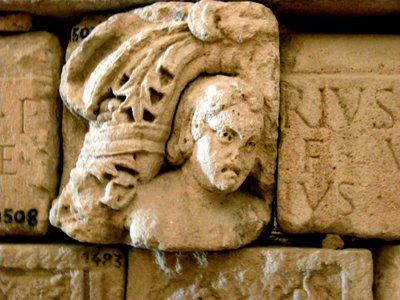 Baş, bir lahit parçası, c.1. yüzyıl by Roman