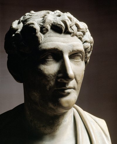 Ovid Başkanı (mermer heykel) by Roman