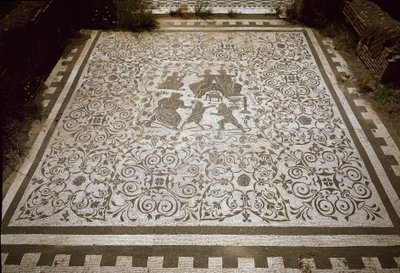 Dionysos ve Ariane evinin kaldırım mozaiği, 2. yüzyıl (fotoğraf) by Roman