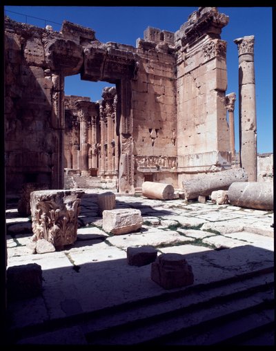 Bacchus tapınağının kalıntıları by Roman