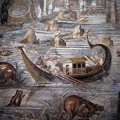 MÖ 1. yüzyıla ait nehir gemisi. Filistin mozaiğinin detayı. Dümen kıçta ve çift. Bu mozaik Fortune Tapınağı'ndan geliyor ve şimdi Barberini Sarayı'nda korunuyor. by Roman