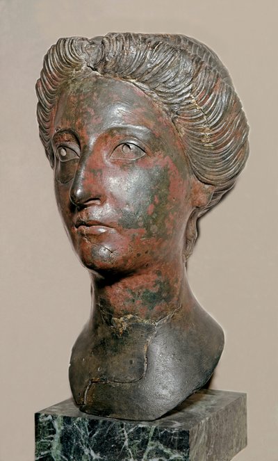 Roma Sanatı: Antoninlerin hükümdarlığı (MS 92-162) Roma, Museo della Civilta Romana stilini giyen bir kadının bronz büstü by Roman
