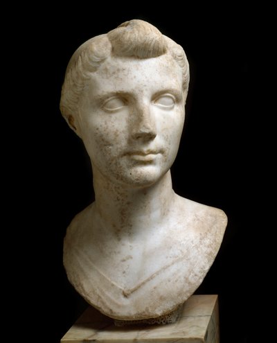 Roma Sanatı: “” Küçük Octavia Thurina Büstü (Octavia Minore veya Genç Octavia) (MÖ 69-11) ”” Mermer heykel. Roma, Ulusal Roma Müzesi (veya Terme) by Roman
