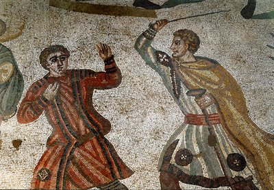 Roma Sanatı: Mozaiğin detayı “” Büyük Av”” Romalı bir aristokrat, kölelerinden birini sopayla cezalandırır. 315-350 AD. Piazza Armerina, Villa Romana del Casale by Roman