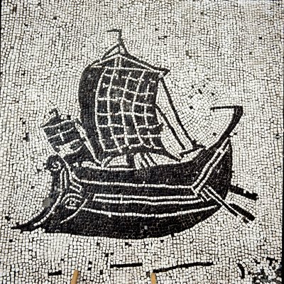 Ostia limanına dönen Sabratha gemisi (mozaik by Roman