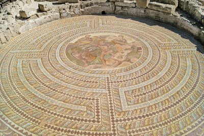Theseus ve Minotaur, Theseus Evi, Baf, Kıbrıs (mozaik) by Roman